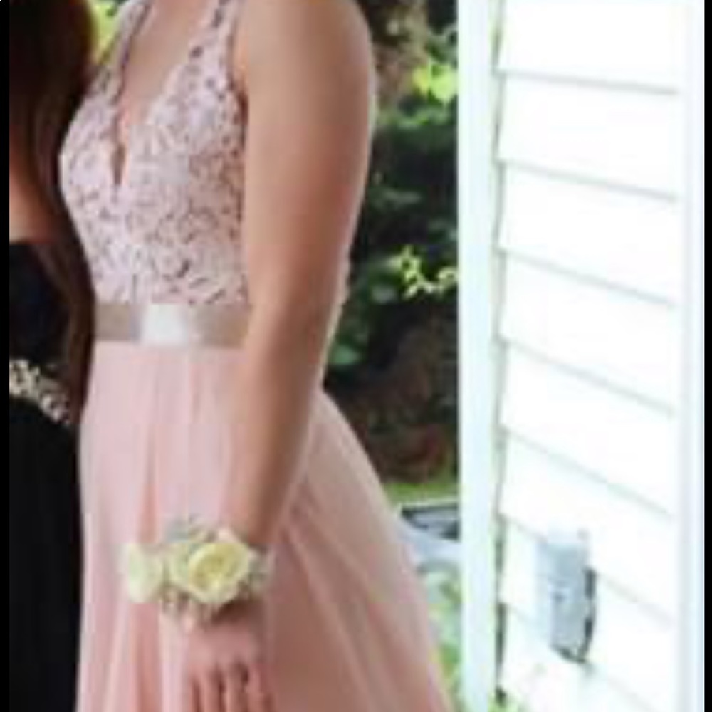 Long V-neck lace gown by Mori Lee - Picture 3 of 5